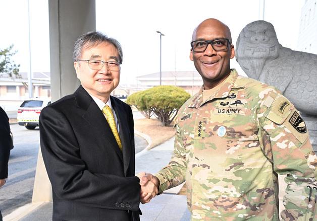 브런슨 주한미군사령관 "한미 연합연습·훈련 통해 대비태세 지속 보완"