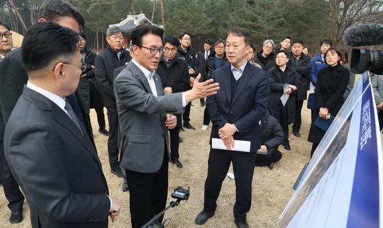 1·29 도심주택공급방안 현장점검 나선 김민석 총리