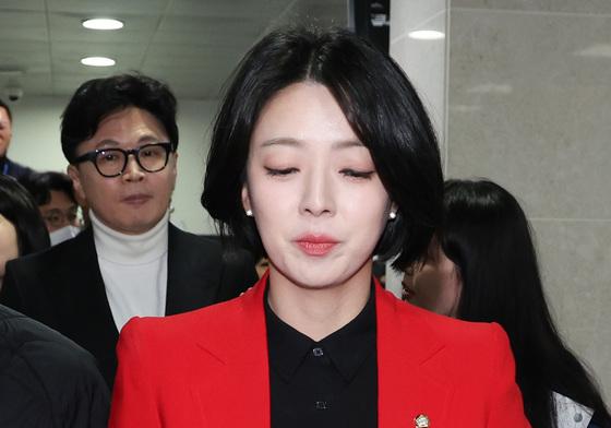 [뉴스1 PICK]'당원권 1년 정지' 배현진 기자회견 찾은 한동훈