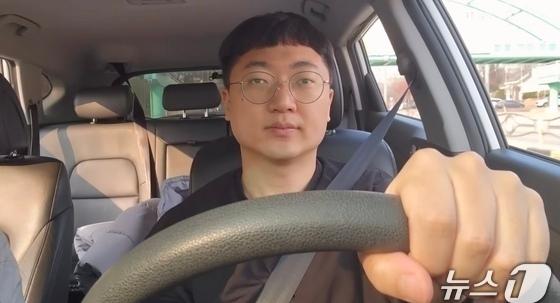 '충주맨' 사직에…충TV 구독자 이틀 만에 2만명 급감