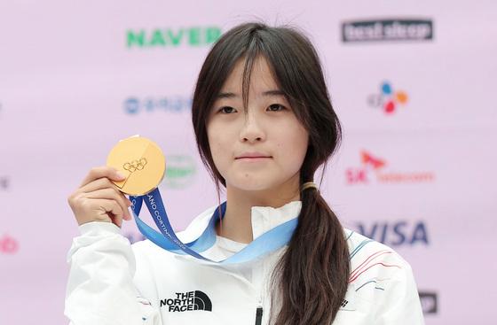 '첫 金' 최가온, 설상 종목 지원 호소…"한국서 훈련하고파"[올림픽]