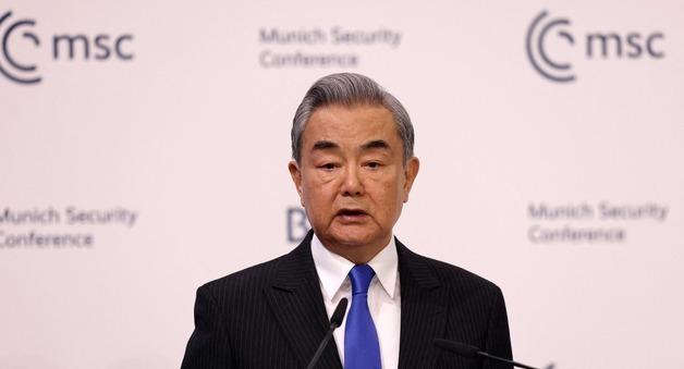 中 왕이 "美, 대만 통해 中 분열 책략…대치 이어질 수도"