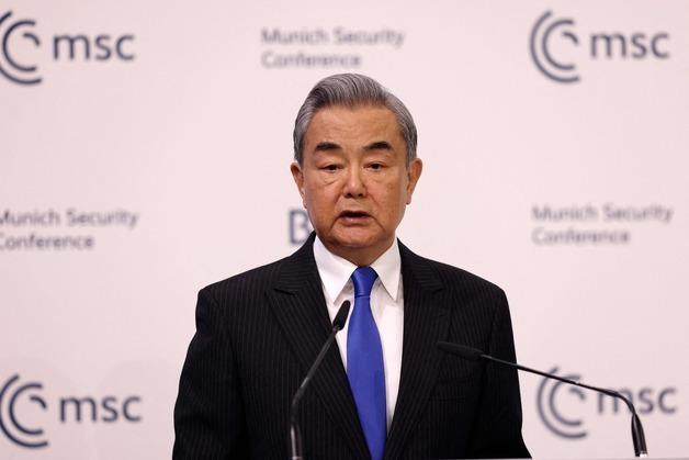 中왕이 "美가 이란과 의도적 전쟁"…오만 "전쟁 지속시 더 많은 피해"