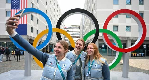 '사랑의 올림픽 선수촌'…1만개 콘돔 소진에 추가 공급