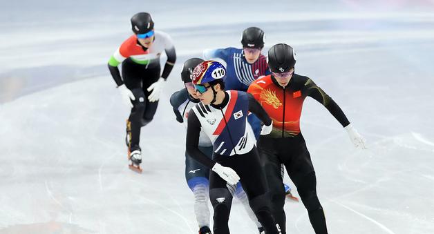  쇼트트랙 황대헌·신동민, 男 1500m 동반 결선 진출