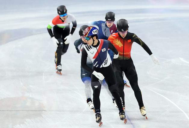  쇼트트랙 황대헌·신동민, 男 1500m 동반 결선 진출