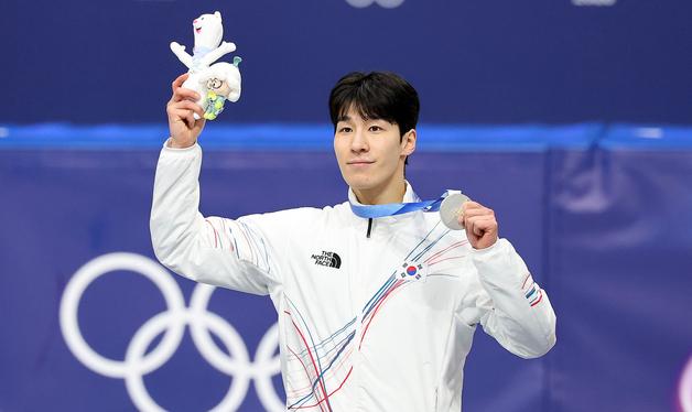 황대헌, 값진 은메달 획득