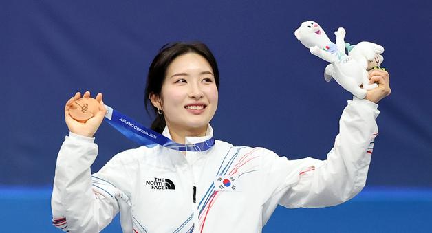 김길리 쇼트트랙 1000m 銅…女컬링, 中 꺾고 4강 청신호