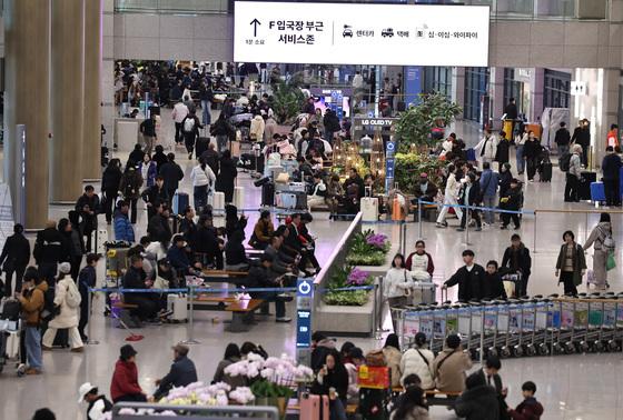 여객·화물 쌍끌이 성장, 환율 하락까지…항공, 3분기 실적 '날개'