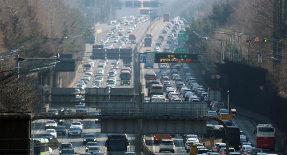설 연휴 마침표, 다시 일상으로…밤사이 고속도로 '원활'