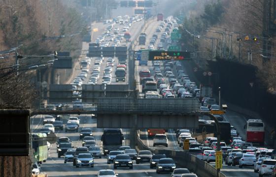 설 연휴 마침표, 다시 일상으로…밤사이 고속도로 '원활'