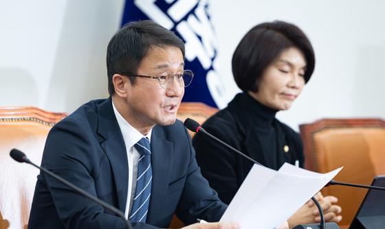 정책조정회의 발언하는 한병도 원내대표