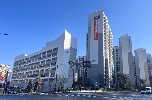 벼르는 정부, 버티는 집주인…"매도 대신 전월세 등 고민"