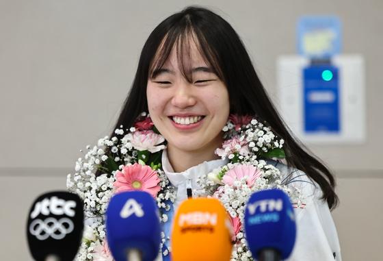 유승은, 동메달 걸고 금의환향…"다음 올림픽 위한 동력"