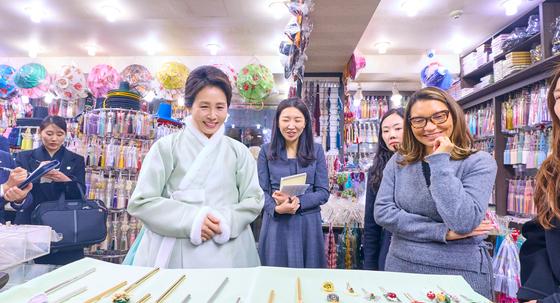 김혜경 여사, 브라질 영부인 친교…한복투어·삼바축제 초청