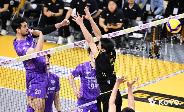 프로배구 6라운드 돌입…남자부는 3위 경쟁, 여자부는 선두권서 삼파전