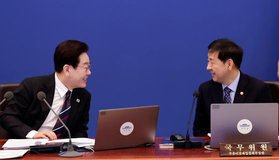 구윤철 "민생물가 어지럽히는 행위 묵과 안해"…李 "잘하고 있다"