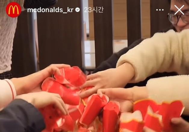 [뉴스톡톡] 패스트푸드점이 놀이터로…'감튀 모임'에 빠진 MZ세대