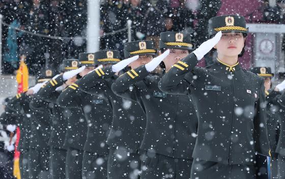 [뉴스1 PICK]'대한민국 정예 간호장교'의 첫 걸음…국군간호사관학교 70기 입학