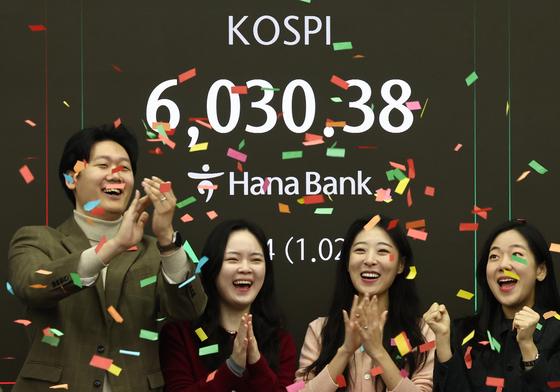 [뉴스1 PICK]코스피, 마침내 '6000' 돌파...증시 새 역사