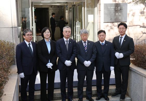 특검 "대북송금 檢 수사팀, 적법절차 위반 의심…전담팀 구성"(종합)