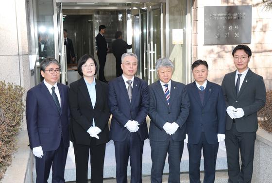 권창영 특검 "성역 없이 철저히 수사"…2차 종합특검 본격 수사(종합)