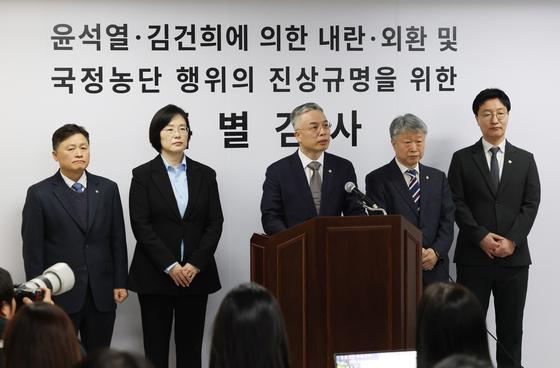 권창영 특검, 3대 특검·경찰 국수본부장 차례로 예방