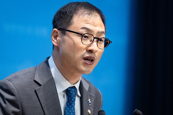 '울산시장 출마' 김상욱 "거리 인사 대신 정책 위주 선거운동"