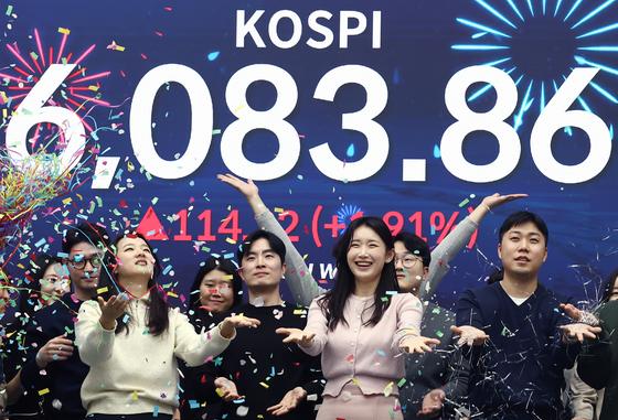 '육천피'에 곱버스 ETF 200원대 '동전주' 전락…"대안 검토"