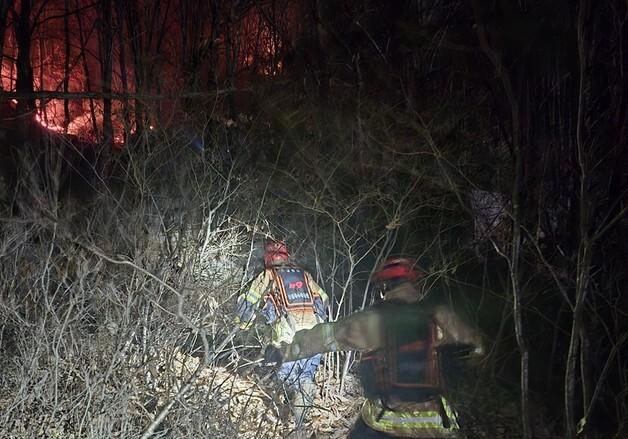 영주 야산에 공군 F-16C 추락…조종사 비상탈출·경상