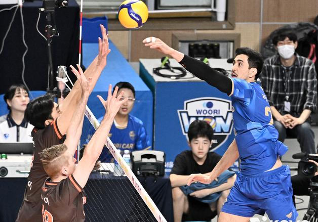 '봄 배구' 꿈꾸는 우리카드, 파죽의 5연승…3위와 승점 4차