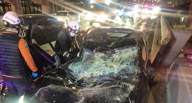 반포대교 추락 포르쉐 운전자…약물운전 혐의 긴급체포