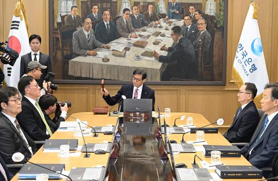 한은, 수출기업 국내 운전자금 외화대출 허용…외환시장 수급 추가 대책