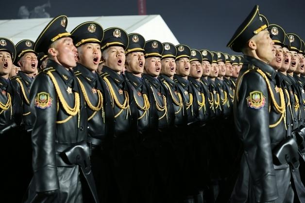 '조용한 열병식' 대신 군사 도발? 北, ICBM 시험발사 가능성은