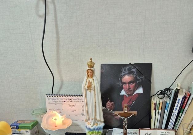 이도 안 난 생후 3개월 아기에 떡국…학대 정황 SNS 올린 친모