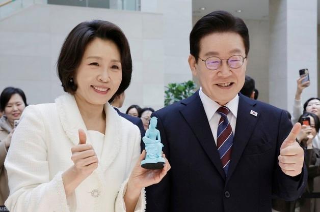 李대통령 지지율 64%…7개월 만에 취임초 최고치 근접 [갤럽]