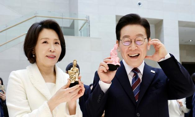 [뉴스1 PICK]'우리들의 이순신' 관람한 이재명 대통령…'궁중박 찾은 시민들과 소통'