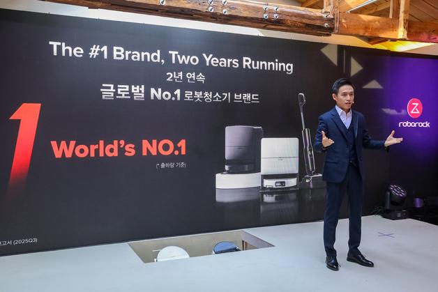 '점유율 50%' 로보락 승부수…'보안·AS' 정공법으로 韓 1등 굳히기