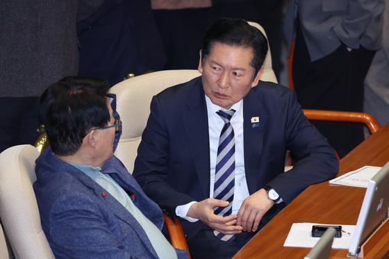박지원 "정청래 평택공천 후회? 해선 안될 말…보완수사권, 약자 예외 둬야"