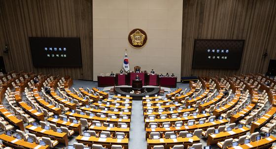 '재판소원 도입' 헌재법 개정안 범여권 주도 본회의 통과