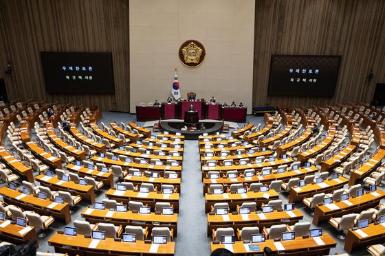 '재판소원 도입' 헌재법 개정안 범여권 주도 본회의 통과