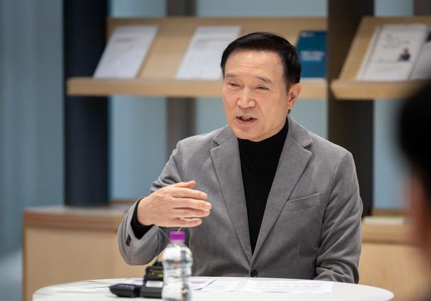 임태희 경기교육감 "선거 연령 16세? 교실서 정치 갈등 발생 우려"