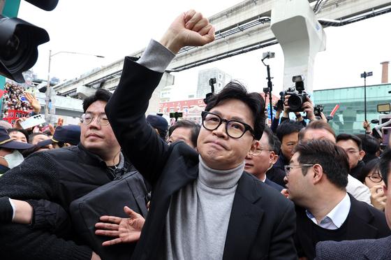 대구 찾은 한동훈 "계엄 건너는 배로 써달라…尹 노선 끊어야"