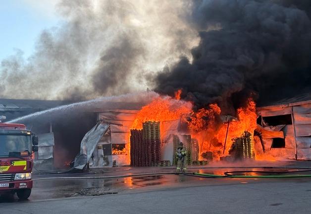 남양주 물류창고서 불…60대 남성 숨져(종합)