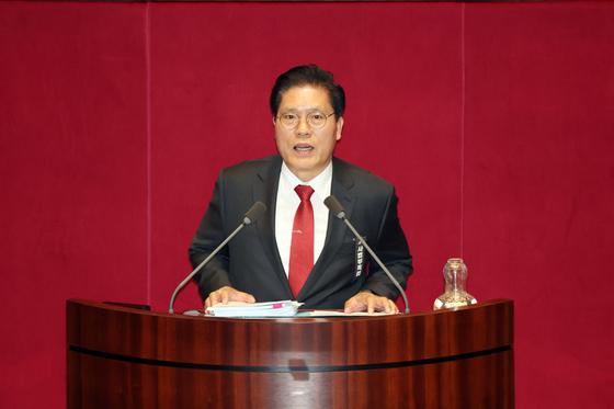 국힘, '대법관 증원법' 반대 필버 3시간째…"무권유죄, 유권무죄"