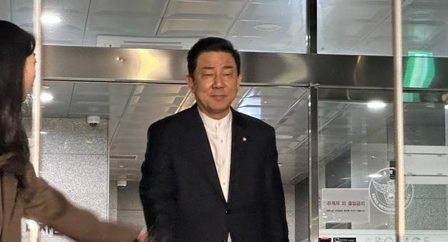 '13가지 의혹' 김병기, 2차 소환조사 14시간여 만에 종료