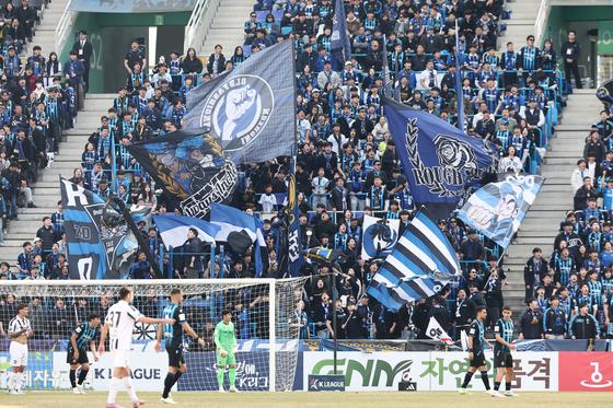 '개막 K리그 보러 가자'…1·2부 가릴 것 없이 축구장 구름 관중