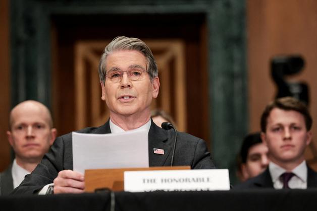 미국 재무 "이번주 글로벌 관세 15% 적용…원유 공급 충분"