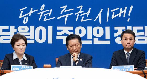 與 "합당, 10일 의총서 의견 듣고 정리…설 전 방향 결정"