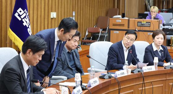 '릴레이 경청' 정청래, 10일 의총…3선 "빨리 갈등 종결"